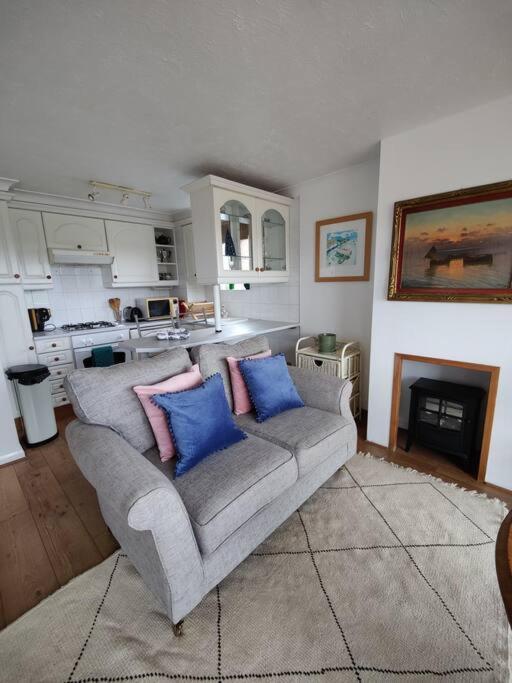 Stunning 1 Bedroom Apartment Over Looking River Rye Exterior photo